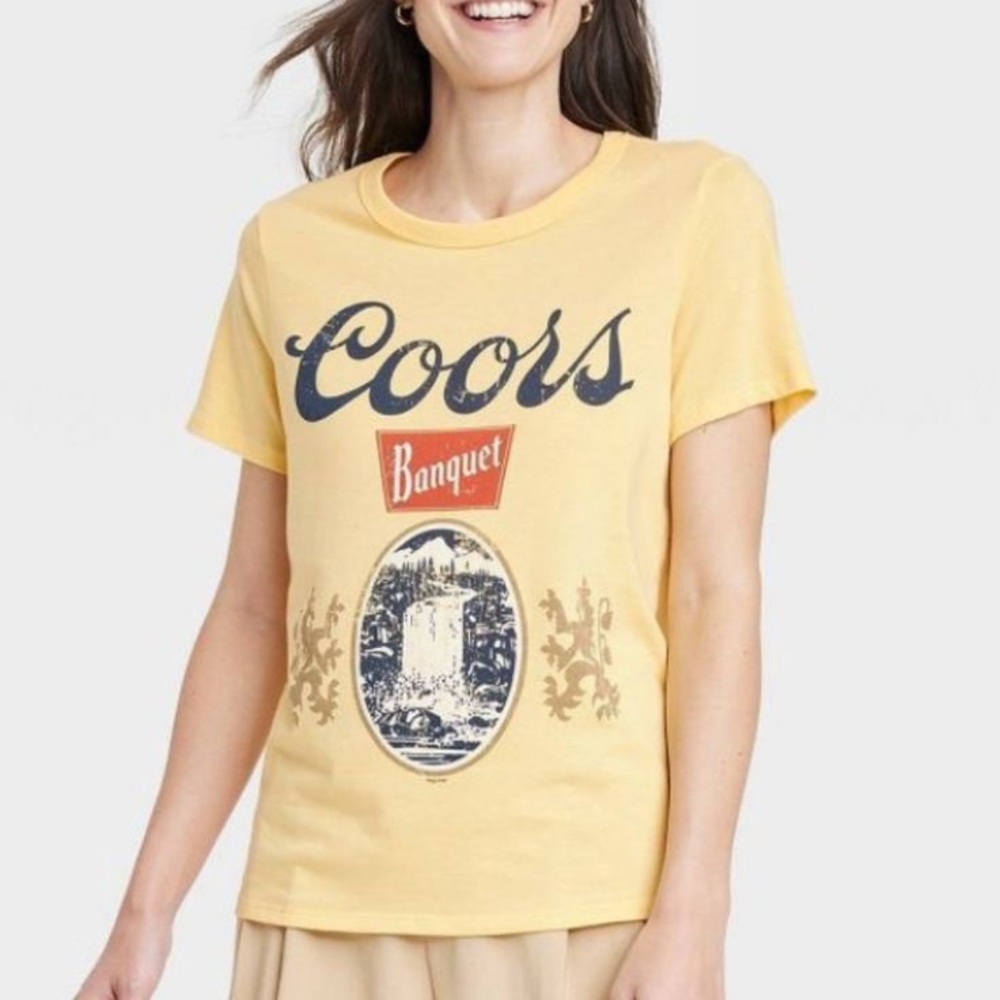 5/$25 Sale Coors Banquet vintage logo t-shirt Size L/XL